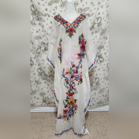 Vintage indian Embroidered Cream Maxi Dress with Colorful Floral Accents S-L